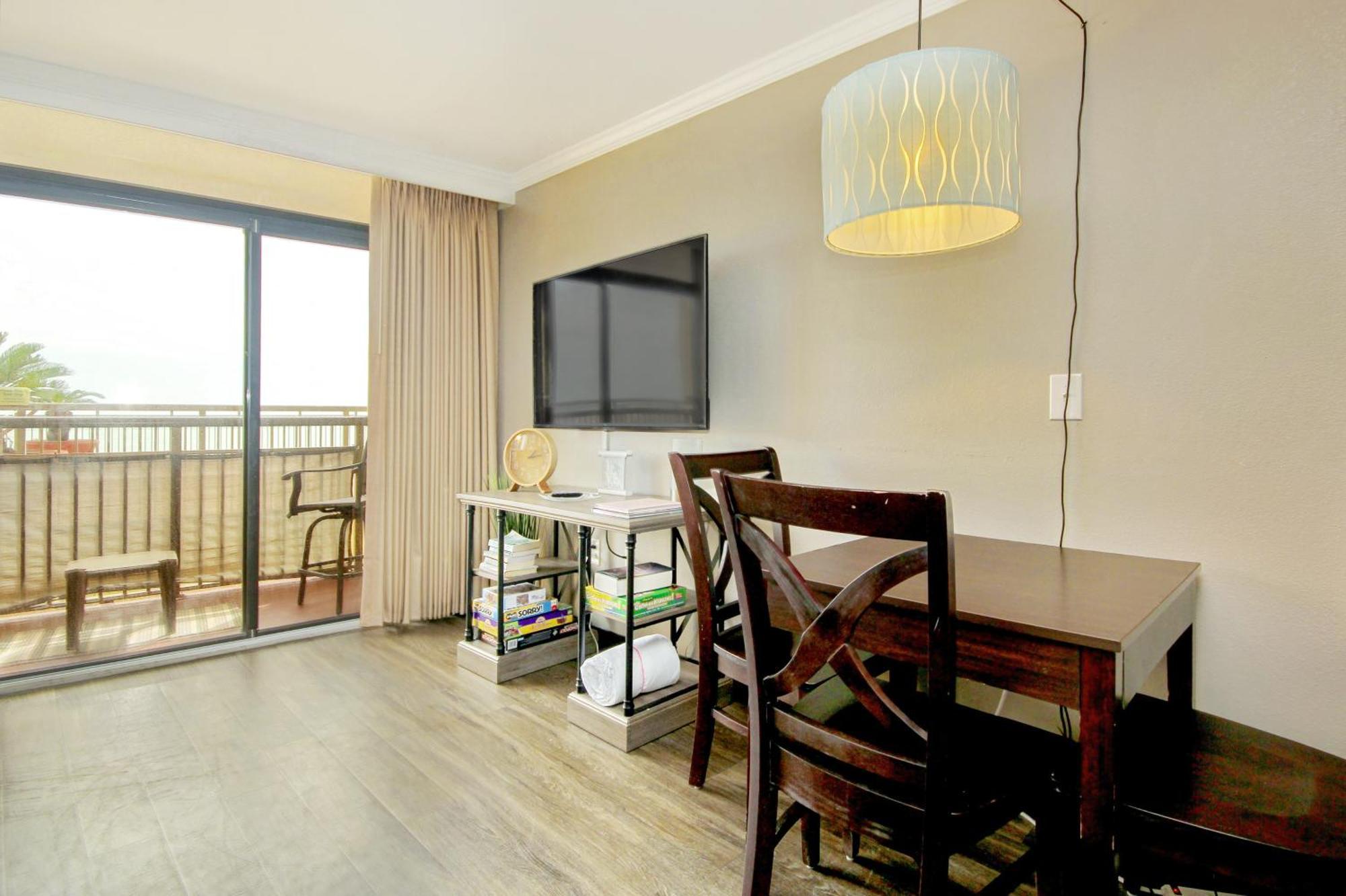 Caravelle Resort Condos شاطئ ميرتل الغرفة الصورة