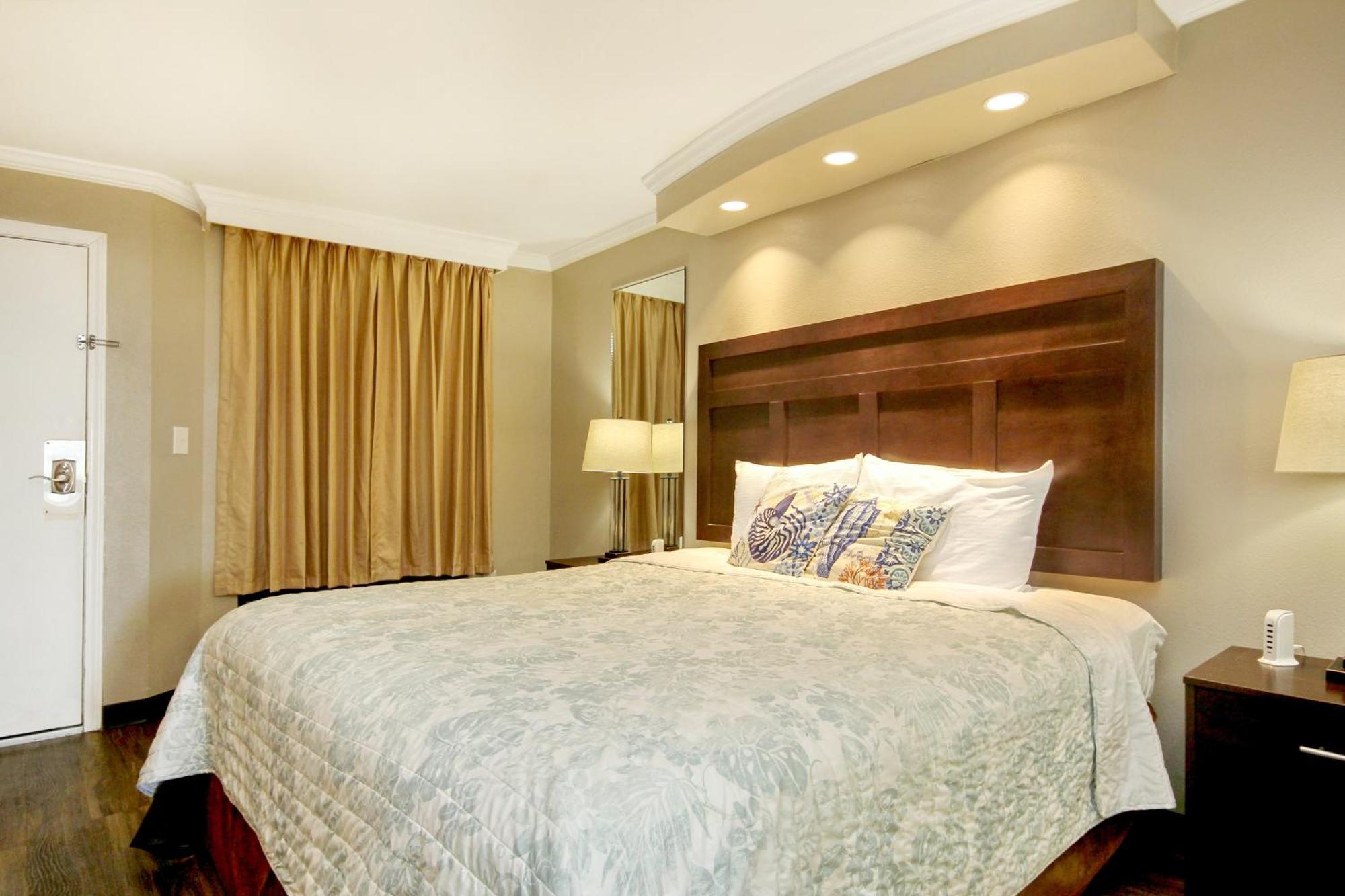 Caravelle Resort Condos شاطئ ميرتل الغرفة الصورة